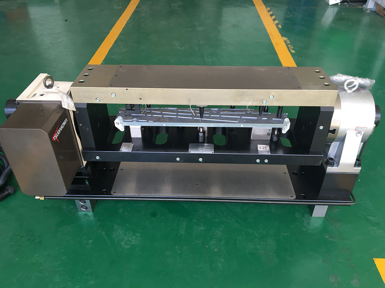 横梁构件夹具
